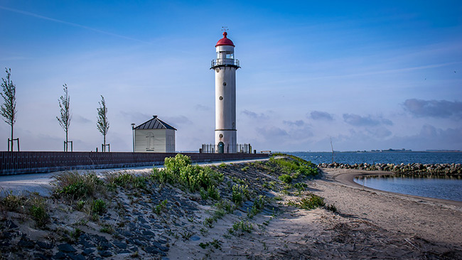 Vuurtoren, Hellevoetsluit, water, strand, dijk, bezienswaardigheden