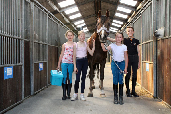 Gezellig bij Manege Oostmoer