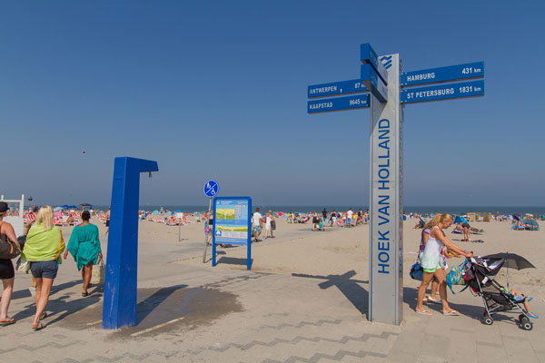 Hoek van Holland, omgeving, strand, plaatsnaambord