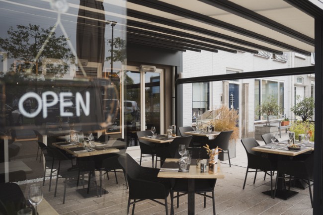 zonnig terras restaurant amuse breskens
