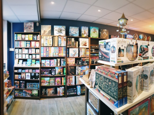 De spellen en puzzelhoek bij Vikado