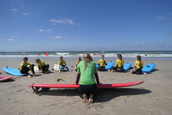 Leer surfen bij Surfschool & sportshop Domburg