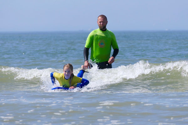 Leren surfen voor kinderen