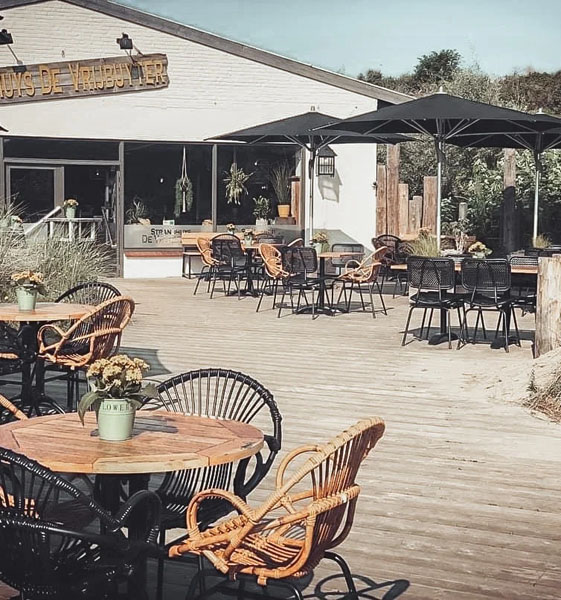 Geniet op het terras Strandhuys Jaxx Groede