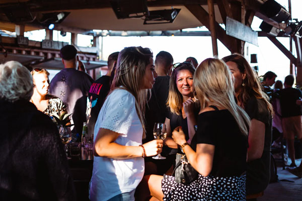 BAAI Breda biedt leuk spannend en vooral gezellig uitjes zoals varen terras en borrels entertainment voor jong en oud