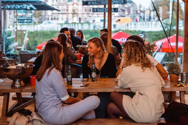 BAAI Breda leef je uit met een zomers drankje