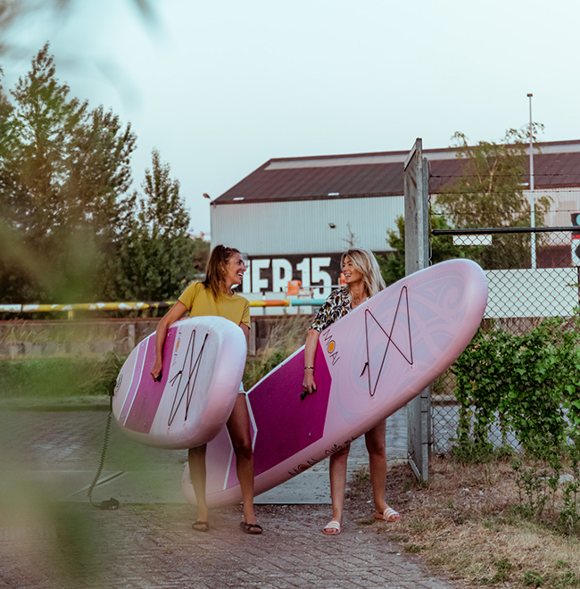 Supflow Breda, suppen rondom Belcrum beach Breda, Pier15 in de achtergrond