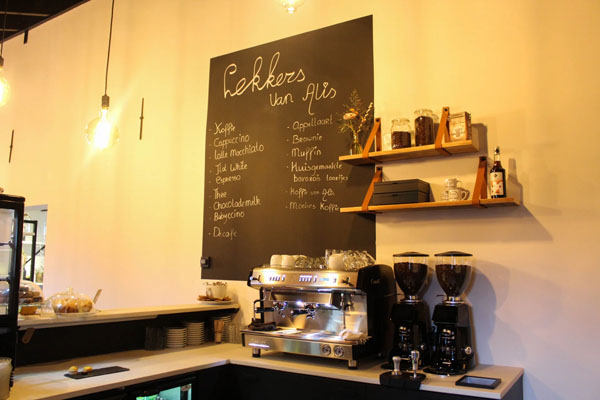 Heerlijk vers gemaakte broodjes en andere lekkernij bij de koffiehoek van Buiten en Binnengoed, Lekkers van Alis Ermelo