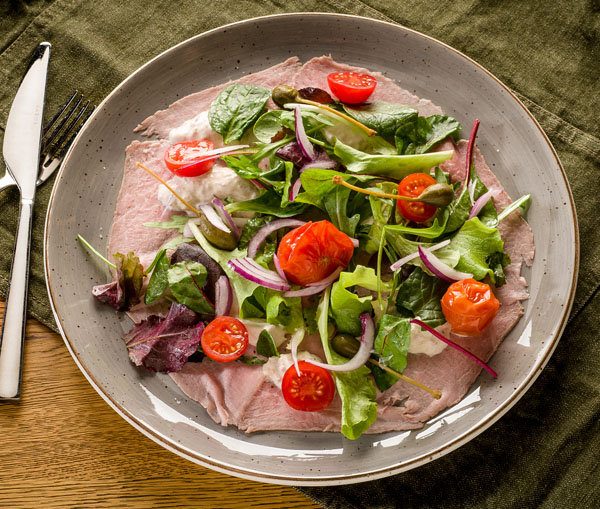 Vitello tonnato bij Grand Café De Beerze