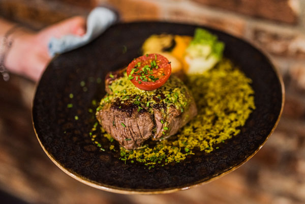 Overheerlijk stuk steak bij Restaurant 't Nekkermenneke Bladel