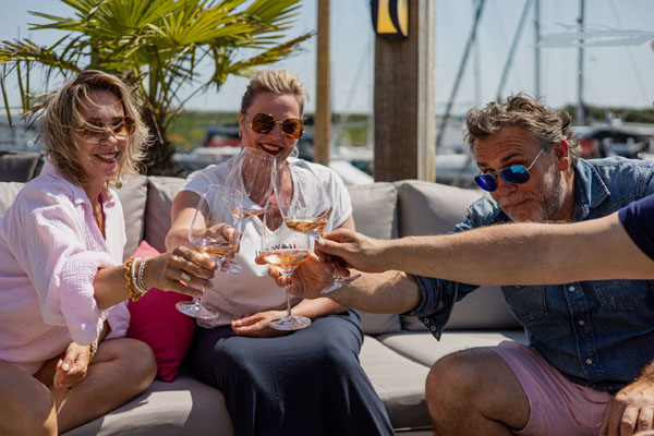 Genieten in de zon aan de luxe jachthaven Marina Kamperland