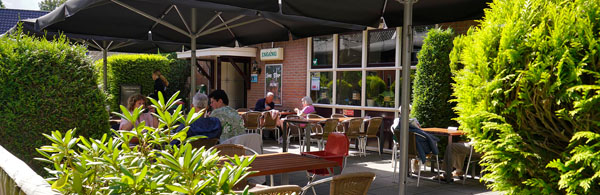 Genieten op het terras met een overheerlijk drankje of heerlijke wafel