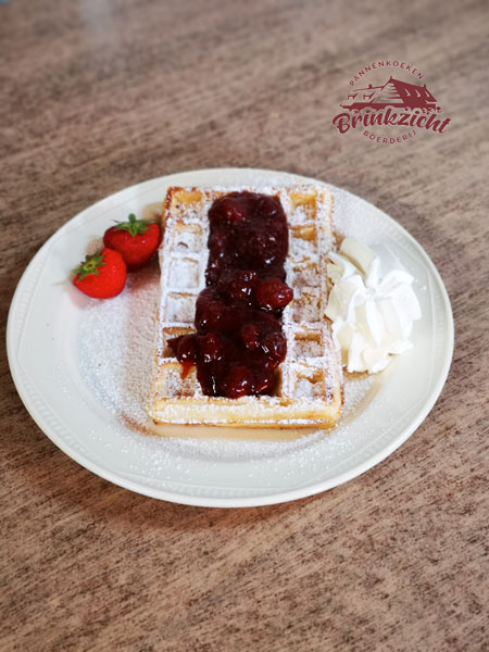 Overheerlijke wafel aardbij bij Brinkzicht Gasteren