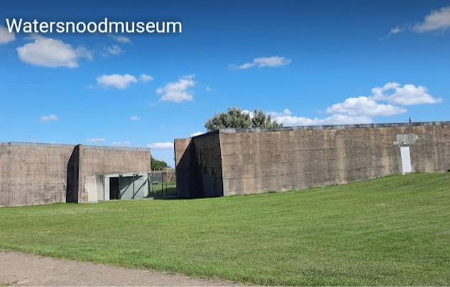 Het Watersnoodmuseum in Zeeland, gevestigd in robuuste betonnen caissons die ooit werden gebruikt voor dijkherstel