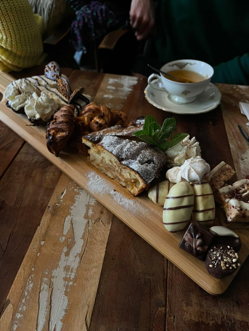 Heerlijke drinks, sweets & bites bij Restaurant De Gulle Lach Waalwijk