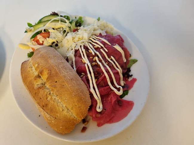 Ook voor een heerlijke lunch kunt u terecht bij Paviljoen De Kogeloven Oostvoorne