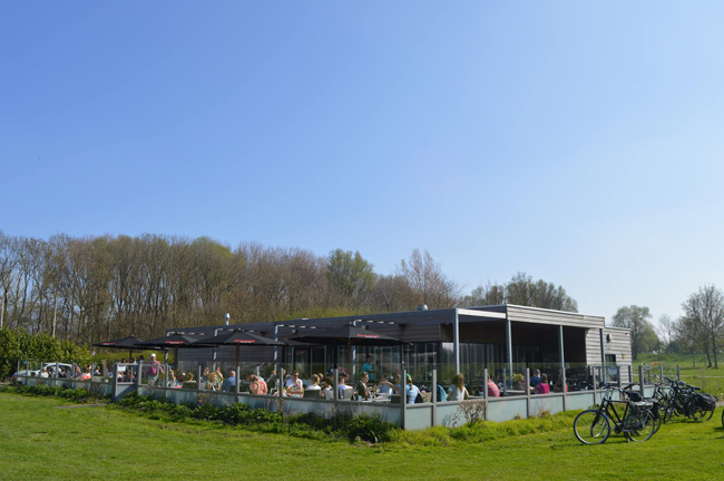 Paviljoen De Kogeloven Oostvoorne van buitenaf