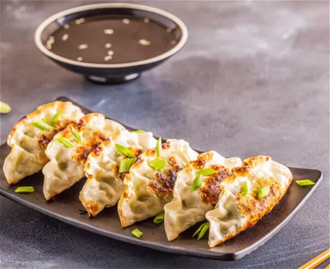 Stel zelf uw Poke Bowl samen of geniet van onze overige gerechten bij Poke Bowl aan Zee Ouddorp