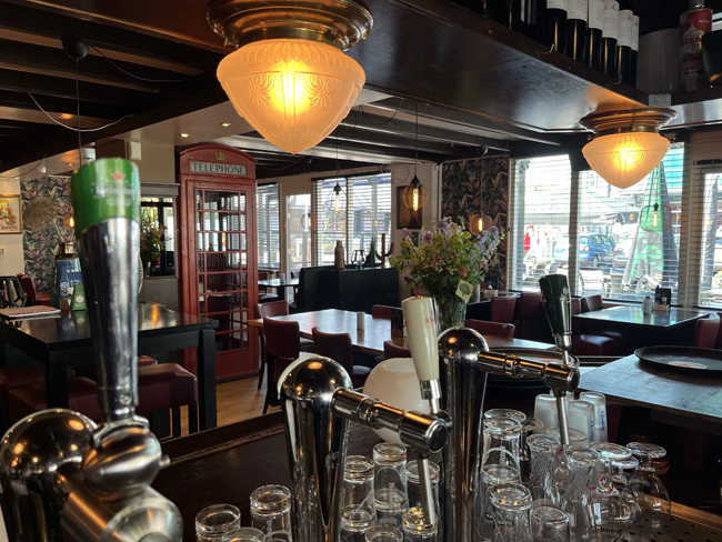 authentieke en sfeervolle bar bij brasserie de 3 heeren