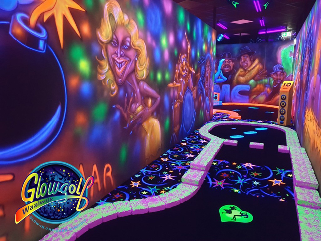 lichtgevende minigolfbaan glowgolf waalwijk