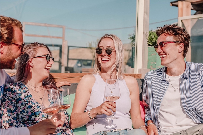 food drinks beachclub breez sgravenzande