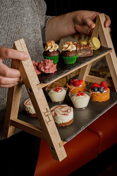 zus en zo high tea baarle nassau luxe desserts