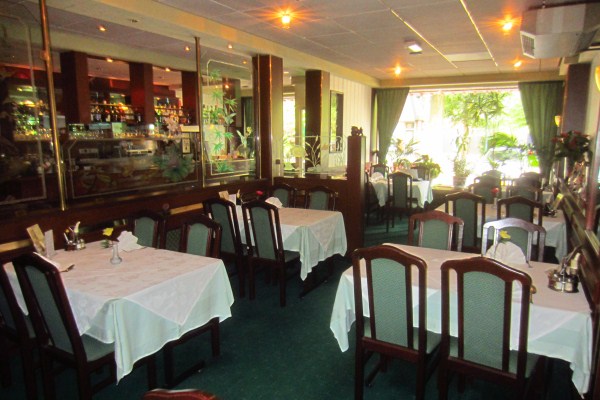 eetzaal yangs garden maarn