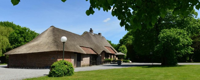 groene omgeving en charmante hoeve van restaurant de groote hoef in lommel een oase van rust