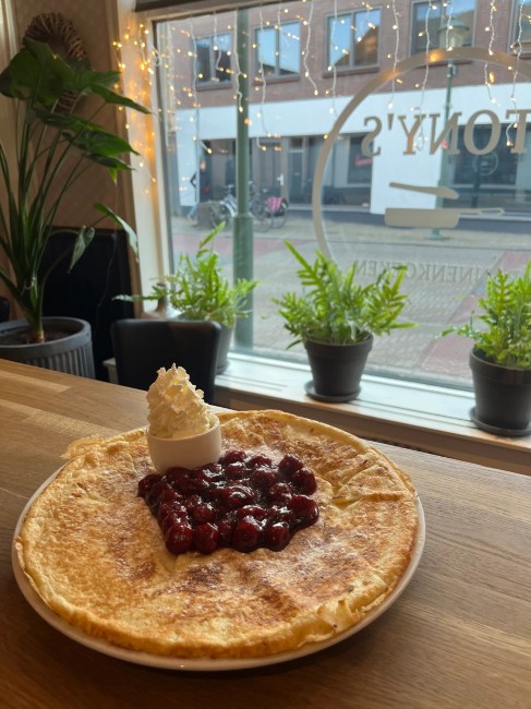 pannenkoek kersen slagroom tonys pannenkoeken doorn
