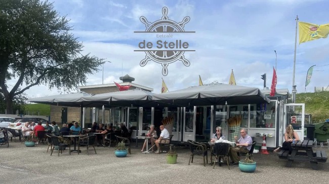 terras eetcafe de stelle stellendam met havenzicht