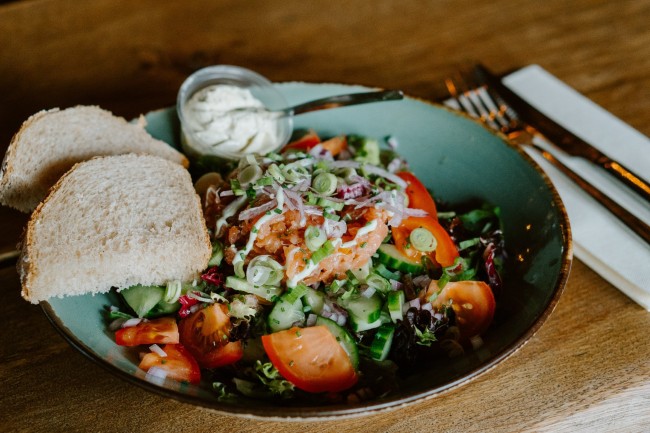 verse zalmsalade bij anton kaatsheuvel