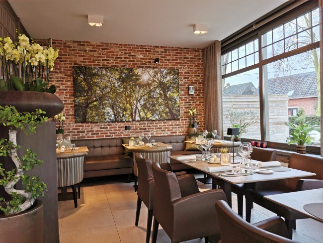 gezellig tafelen lichte eetruimte brasserie de orangerie