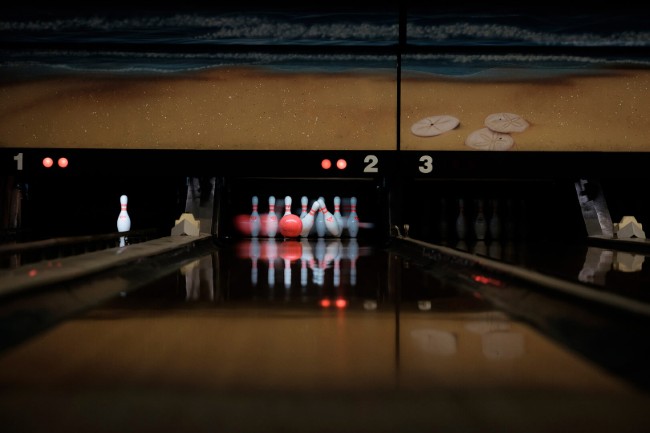 brasserie retie den triptiek bowlingbaan met strandthema