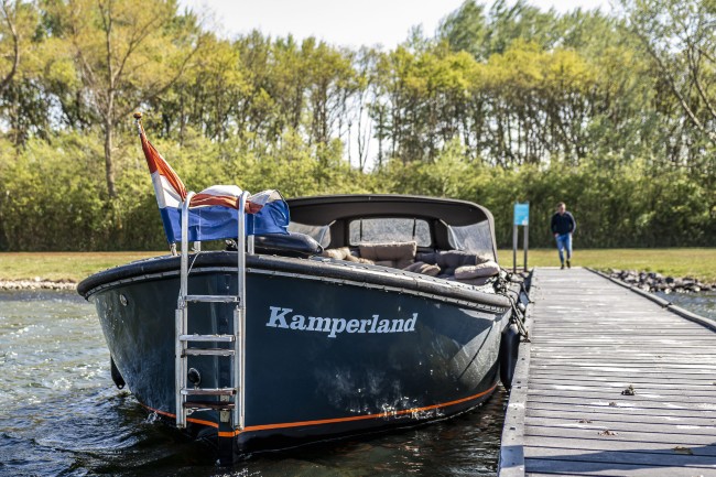 sloep aansteiger watermaas bootverhuur kamperland