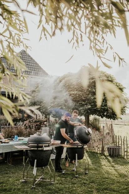 De Heerenhoeve Zuivelboerderij en IJssalon Oostburg – Barbecue in landelijke setting bij de boerderij