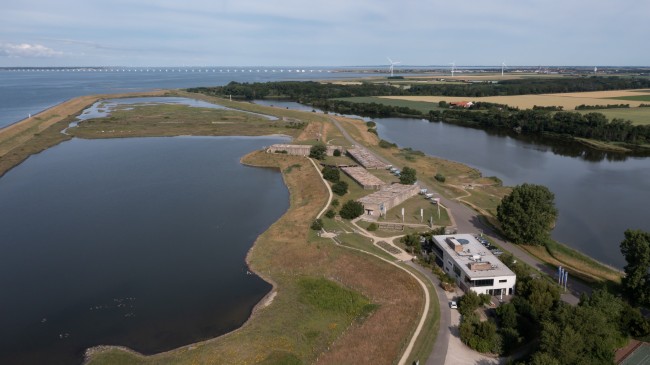 luchtfoto van het watersnoodmuseum in ouwerkerk