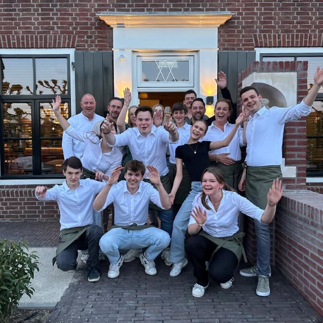 grandcafe de hertog van nassau team buiten gezellig