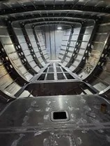 interieur van een aluminium boot in aanbouw bij huisken watersport