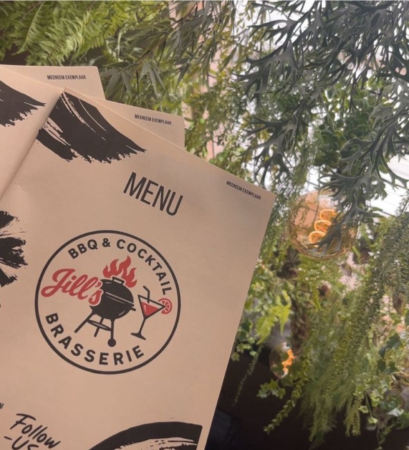 menukaart jills brasserie bbq en cocktail tussen planten