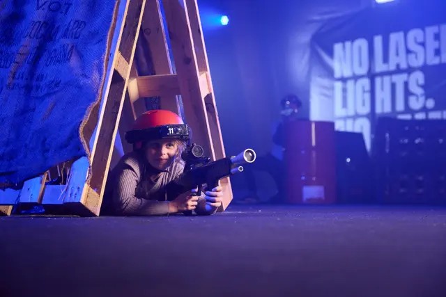 spannend potje laser gamen in indoor arena