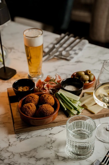 zakelijke bijeenkomst belhamel opstelling