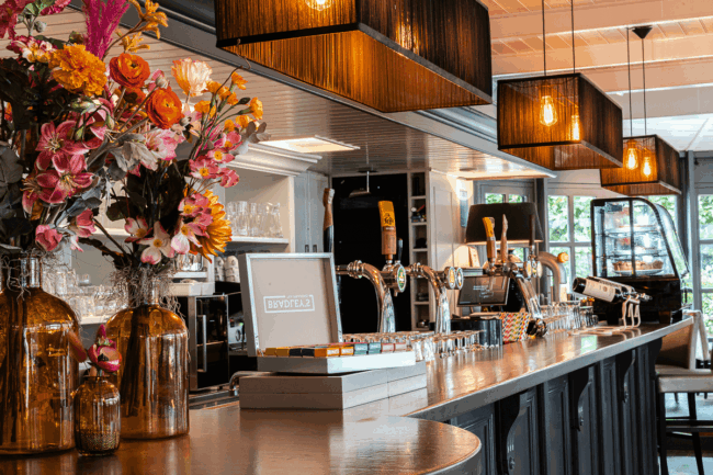 Interieur van het restaurant Spijs & IJs met sfeervolle inrichting