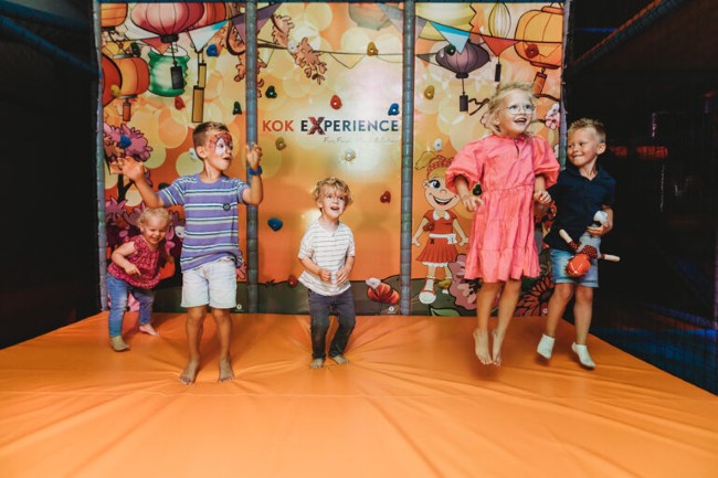 kinderen speelparadijs springen kok experience