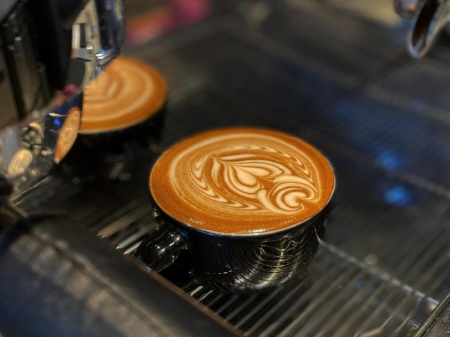 bistro moen poppel cappuccino met latte art
